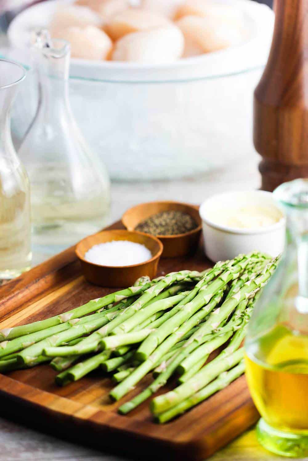 Seared Scallops with Asparagus recipe