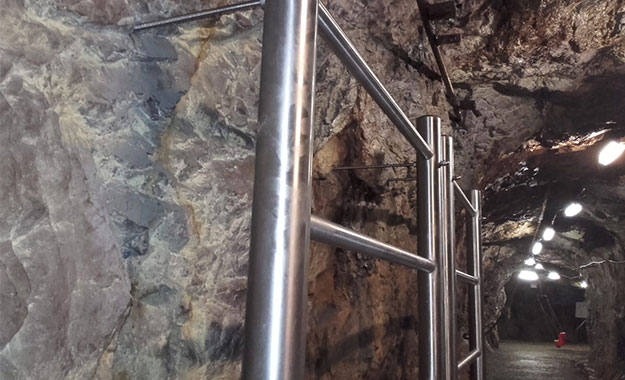 Stroje z nerezového materiálu