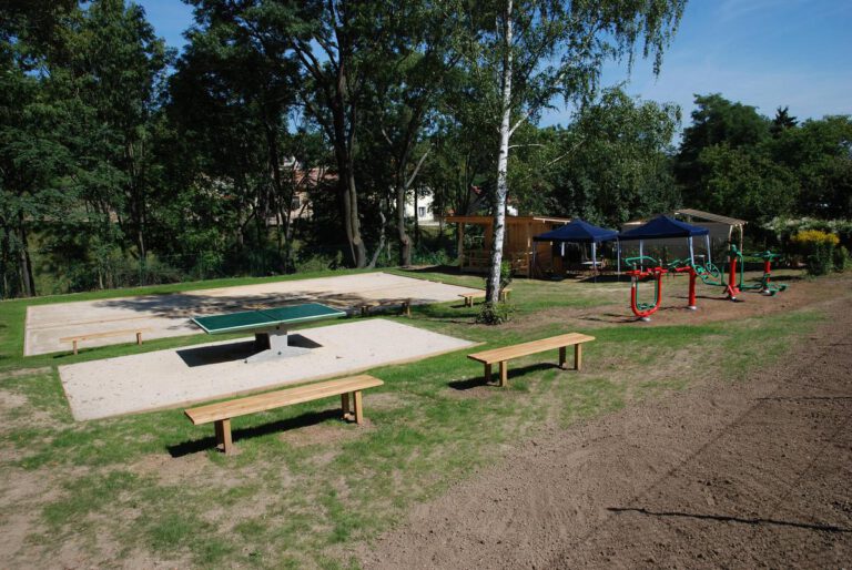 Fitness hřiště u zázračné studánky, Praha – Lysolaje