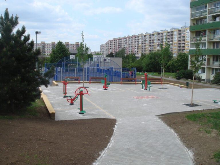 Venkovní fitness park, MČ Praha 8