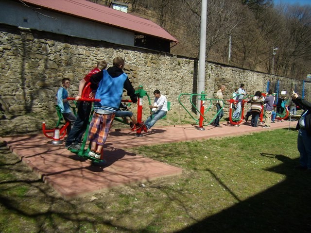 Venkovní fitness hřiště – Dětský domov, Veselíčko