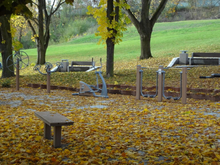 Venkovní fitness hřiště v areálu nemocnice, Beroun