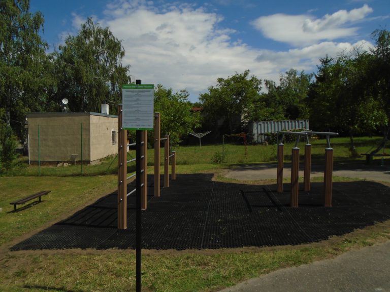 Venkovní fitpark, Praha 12 Rozvodova