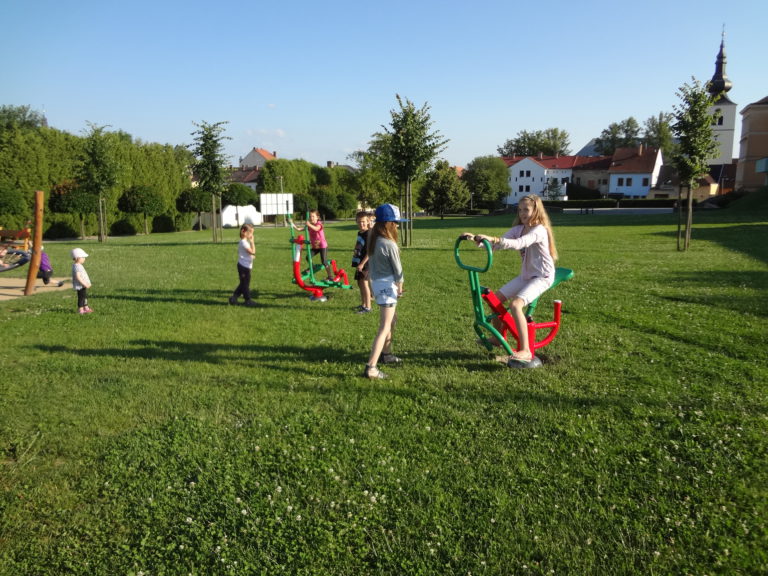 Venkovní fitness stroje, Kamenice nad Lipou – ul. Ke Stadionu