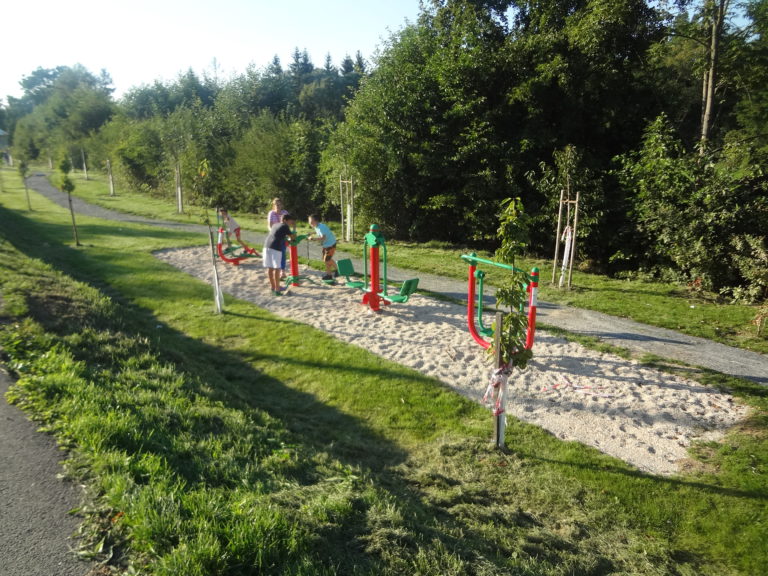 Venkovní fitness pro dospělé a seniory, Jesenice – Na Kocandě
