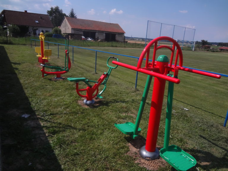 Venkovní fitpark, Obec Chvojenec