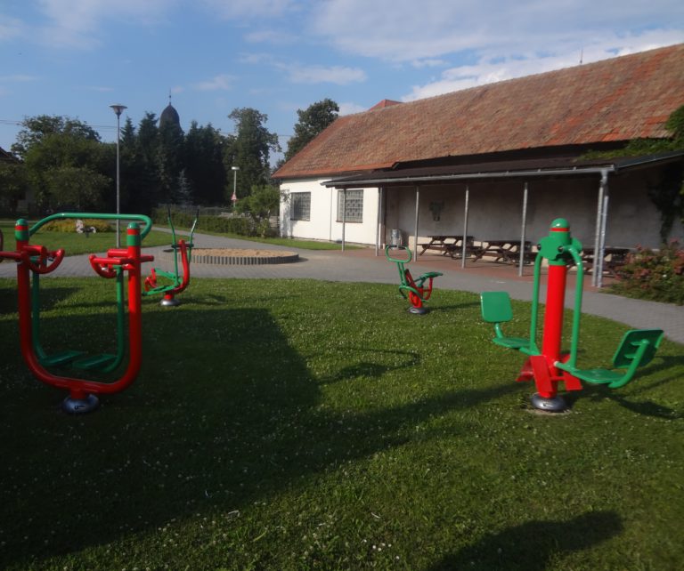Venkovní fitpark, Obec Dolní Roveň