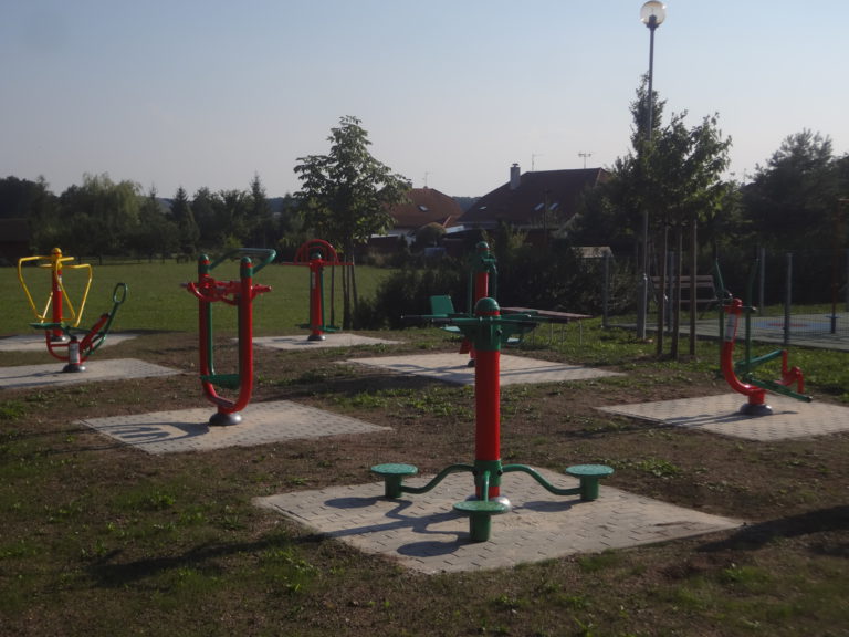 Venkovní fitpark, obec Lodín