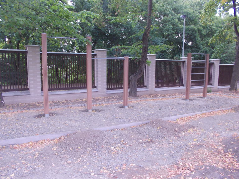 Venkovní fitpark, Praha 5 – “Mrázovka”