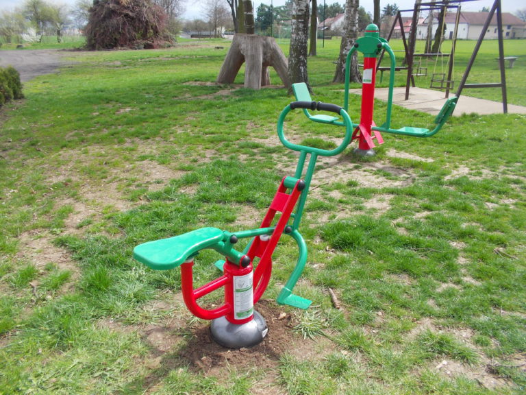 Venkovní fitness stroje, Chotusice