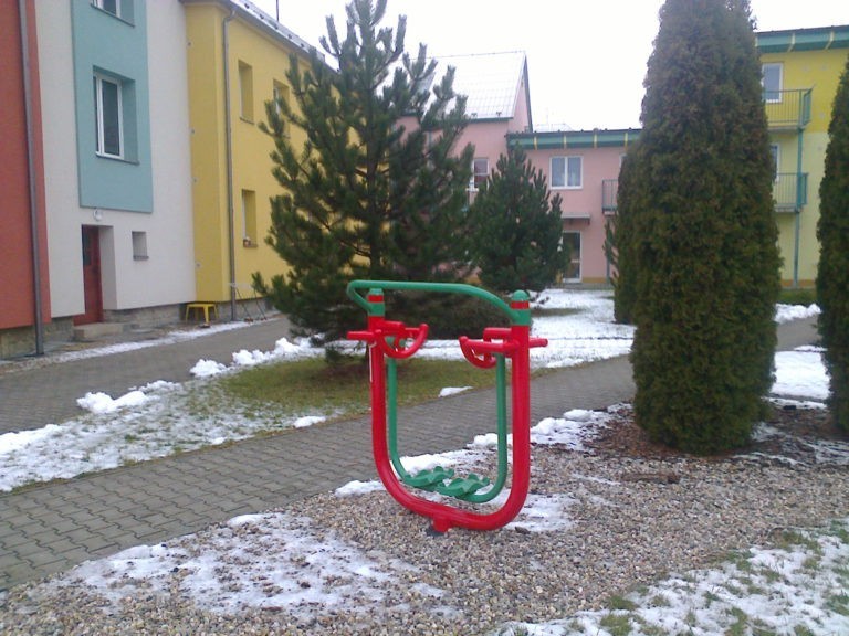 Venkovní fitness stroje, Dobruška