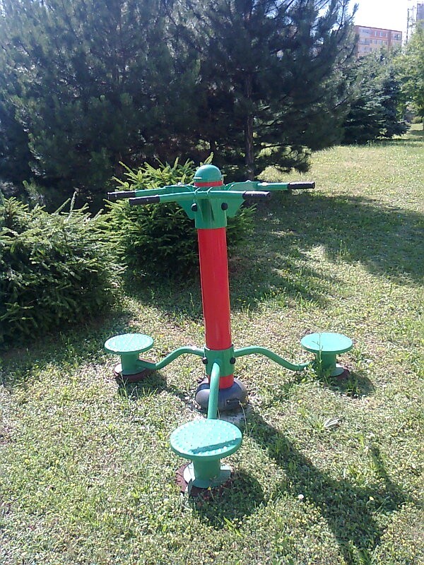 Venkovní fitness stroj, Domov pro seniory, ul. Komořanská, Most
