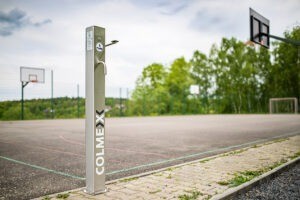 Venkovní stojan s dezinfekcí VIDEO