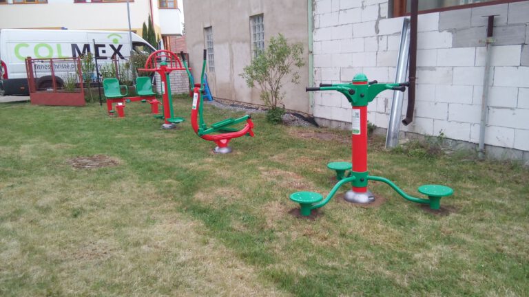 Venkovní fitness stroje, Lipník – Domov pod Lípou