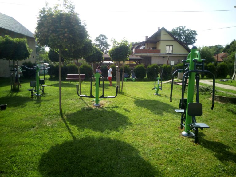 Venkovní fitness stroje, Sazená