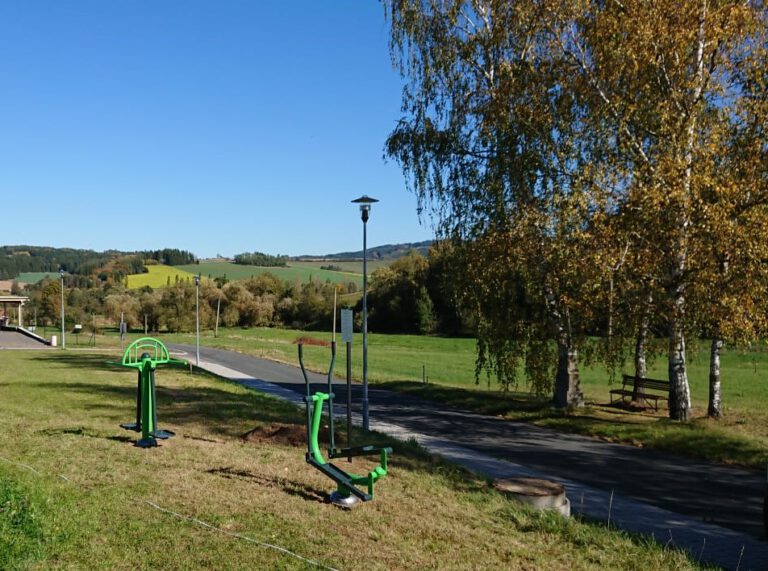 Venkovní fitness stroje, Mochtín