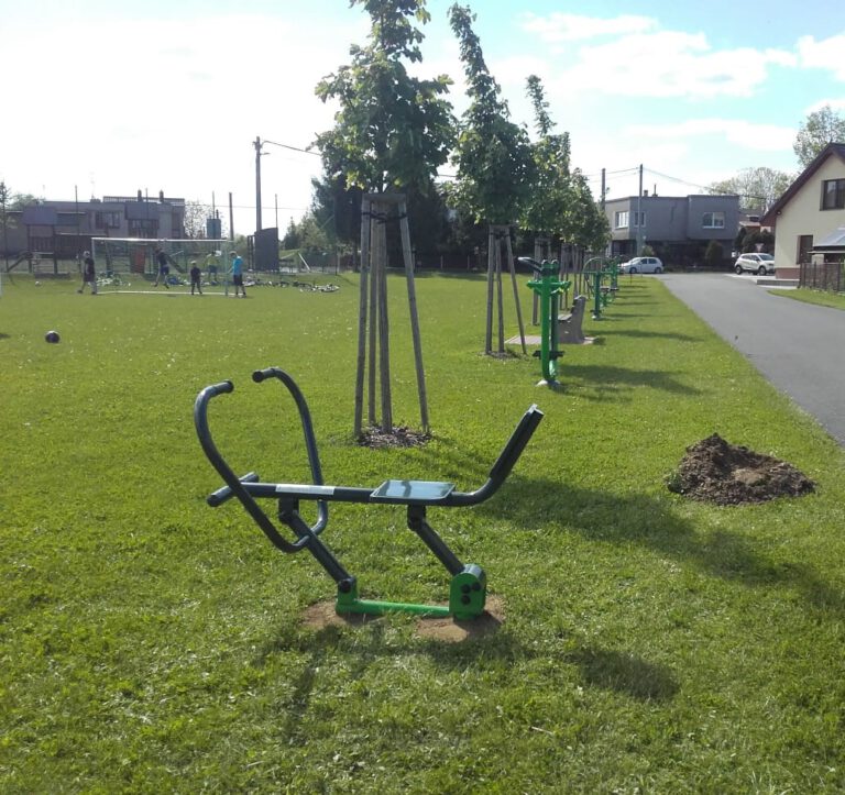 Venkovní fitness stroje, Hať