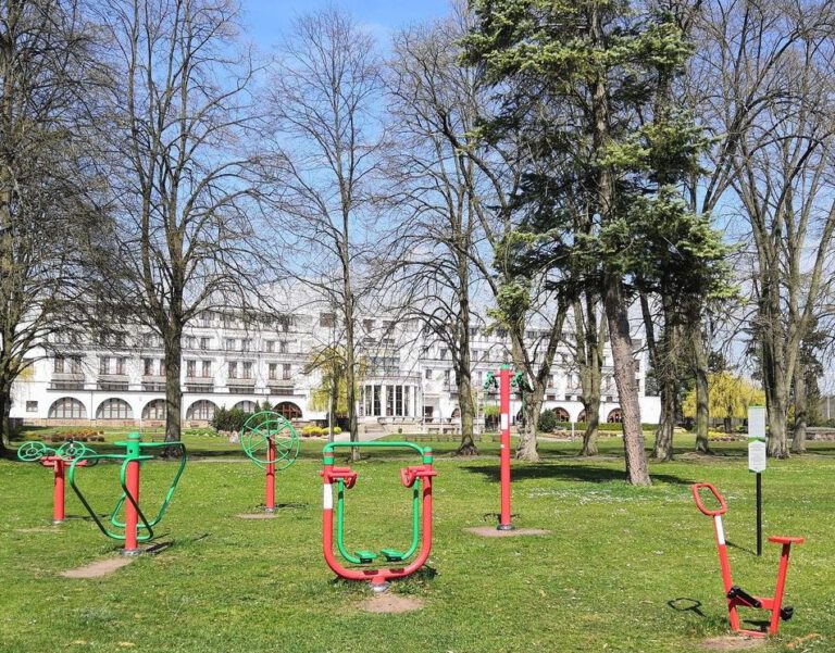 Venkovní fitness stroje, Lázně Velichovky