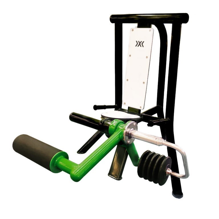 GXC 208 – Posilovací stroj na zadní část stehen – zakopávání v sedě