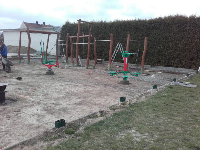 Venkovní fitness stroje, Dobrovíz