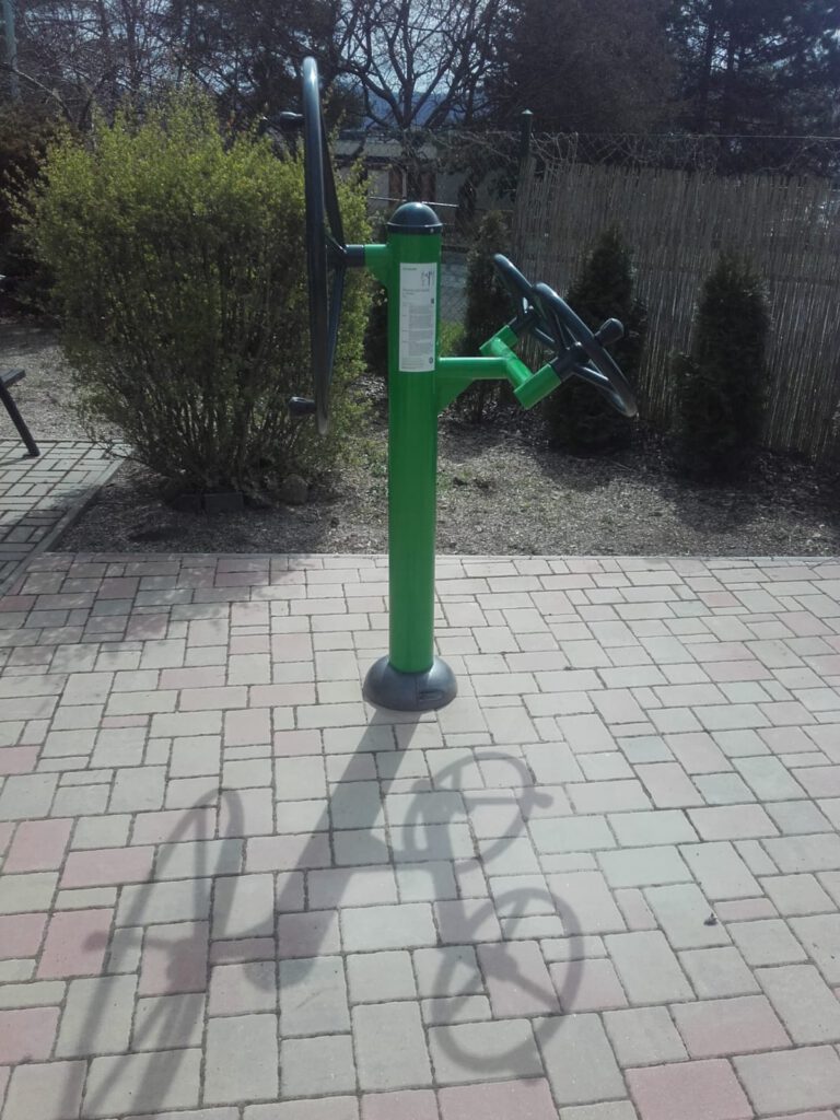 Venkovní fitness prvky, Ústí nad Labem – areál Domova pro seniory
