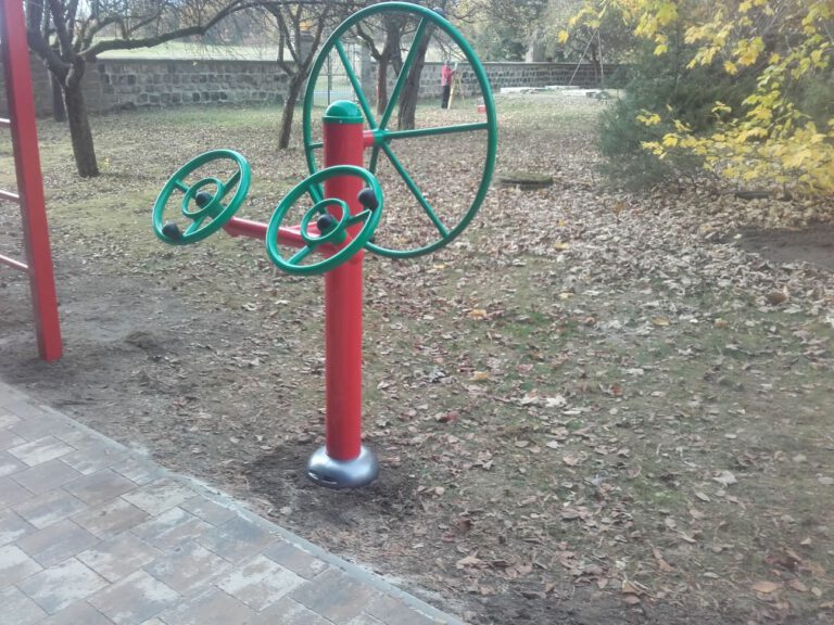 Venkovní fitness stroje, Sloup v Čechách