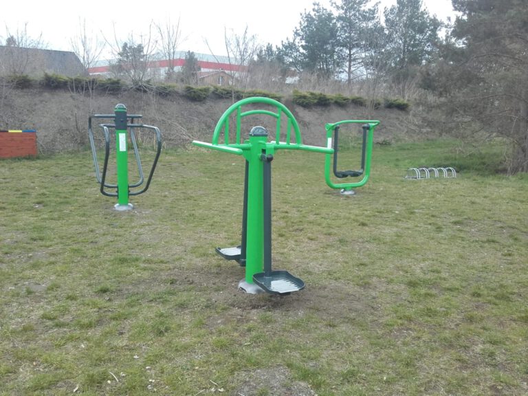 Venkovní fitness stroje, Luštěnice