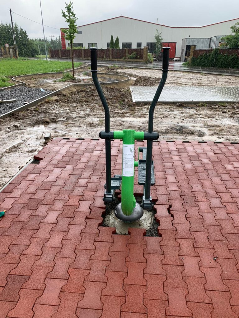 Venkovní fitness stroje, Ohrazenice