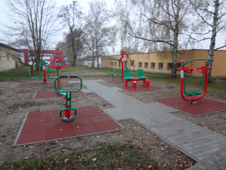 Venkovní fitness stroje, Dobřany