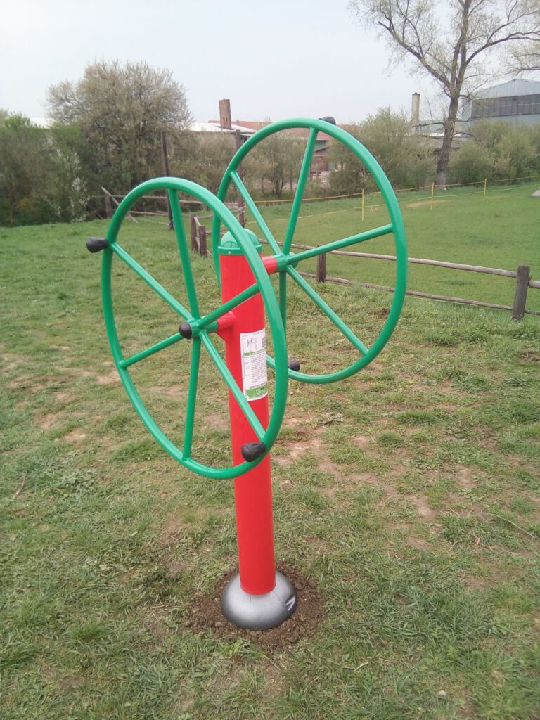 Venkovní fitness stroje, Letonice