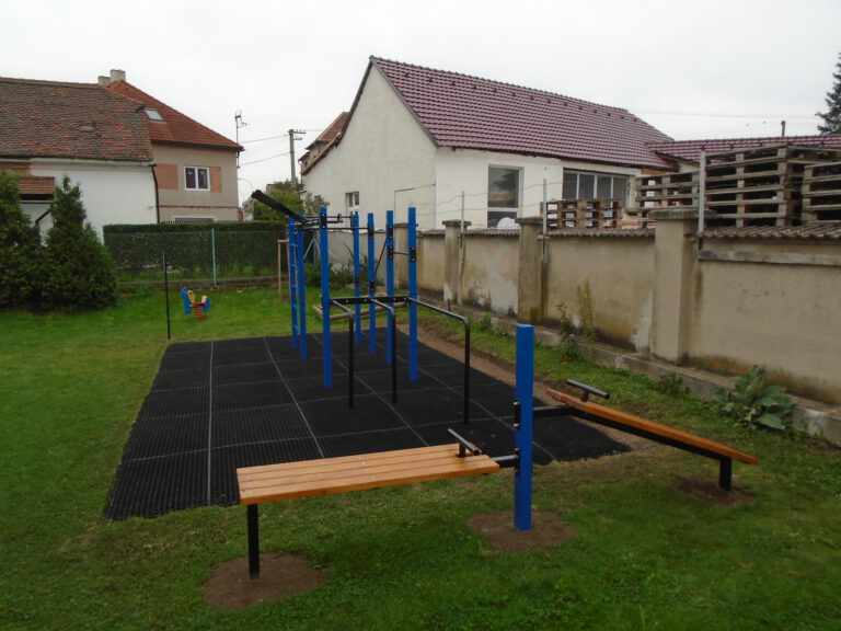 Workoutová sestava, Černice