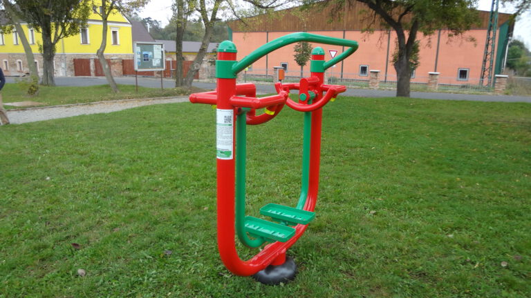 Venkovní fitness stroje, Březno