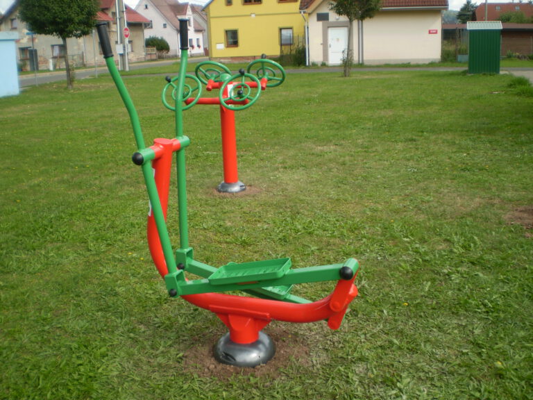 Venkovní fitness stroje, Mladé Buky
