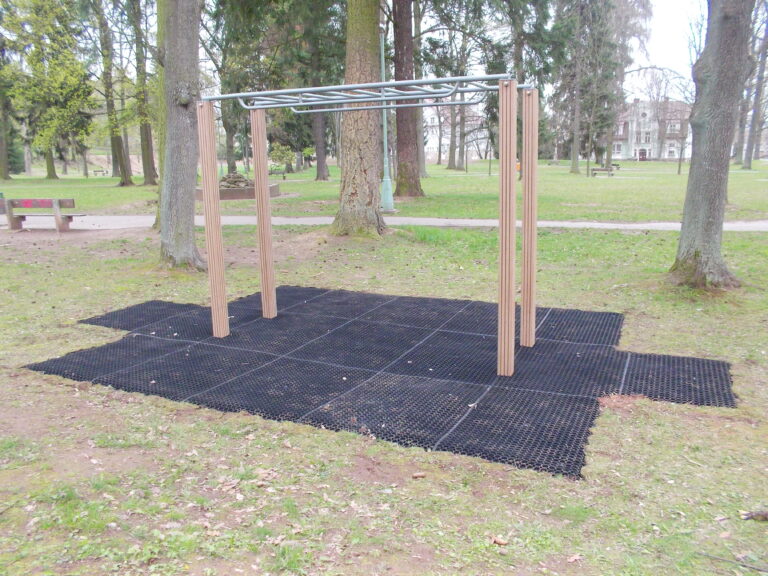 Venkovní fitness stroje, Hostinné