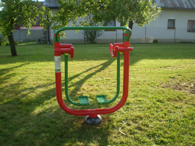 Venkovní fitness stroje, Loučka