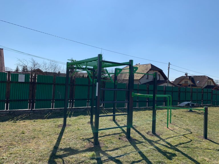 Workoutové hřiště, Zákupy – areál školy