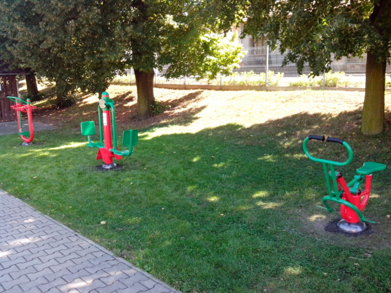 Venkovní fitness stroje, Velvary