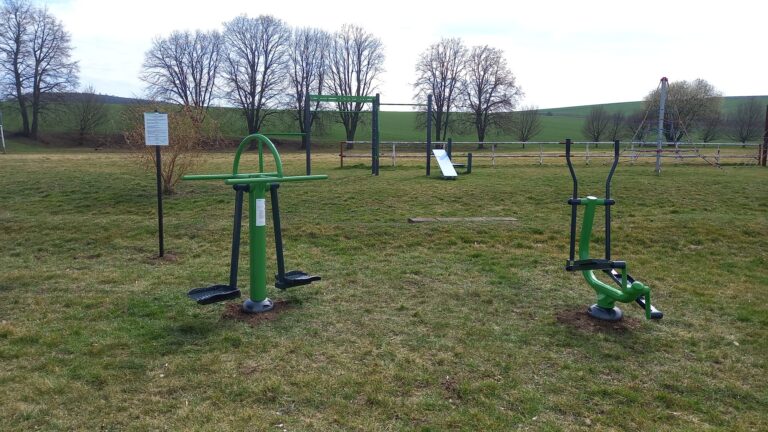 Venkovní fitness stroje, Kojátky