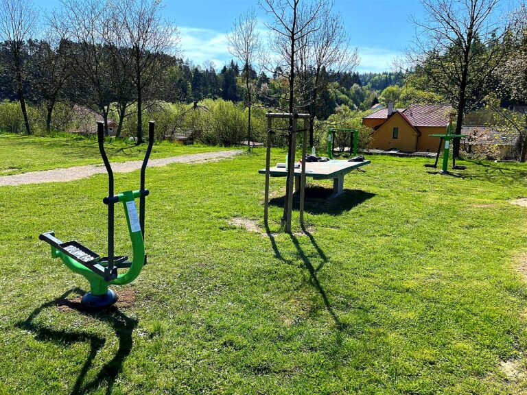 Venkovní fitness stroje, Chocerady