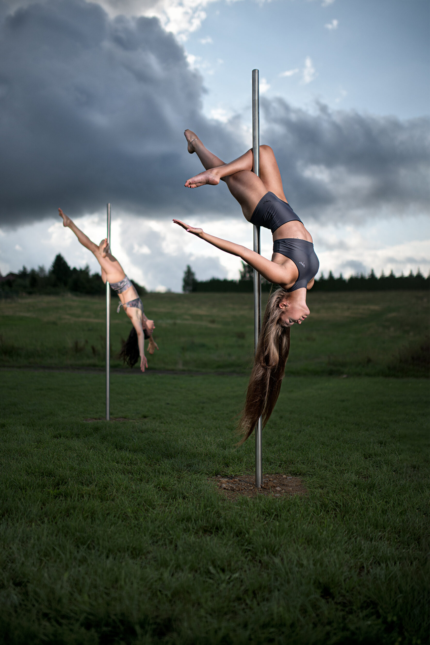 Pole Dance kombinuje sílu, flexibilitu, gracióznost a umění dohromady