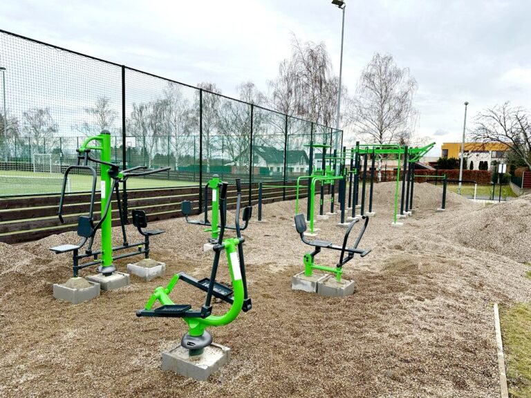 Venkovní hřiště, Zlatníky – Hodkovice