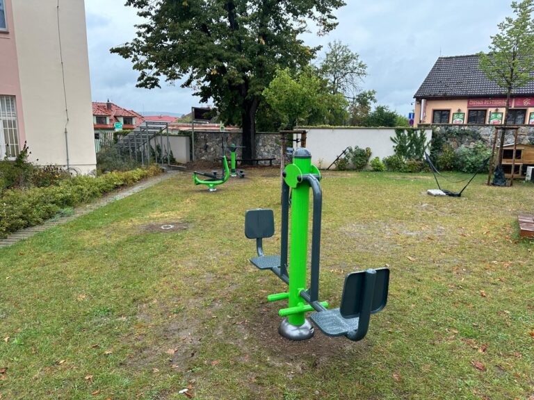 Venkovní fitness stroje, Kulturní komunitní centrum Koruna, Praha
