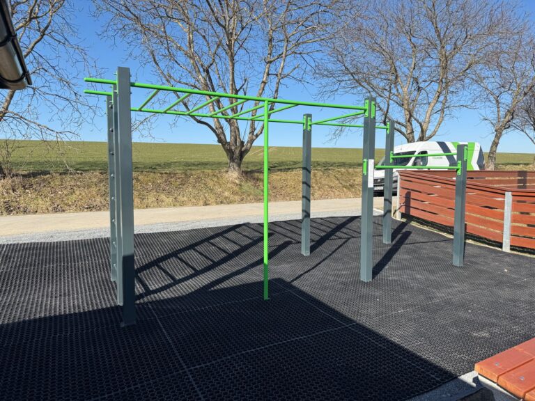 Venkovní sportoviště, Březová – Lesní Albrechtice