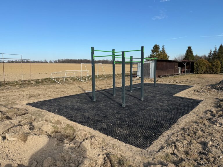 Venkovní sportoviště, Březová – Gručovice