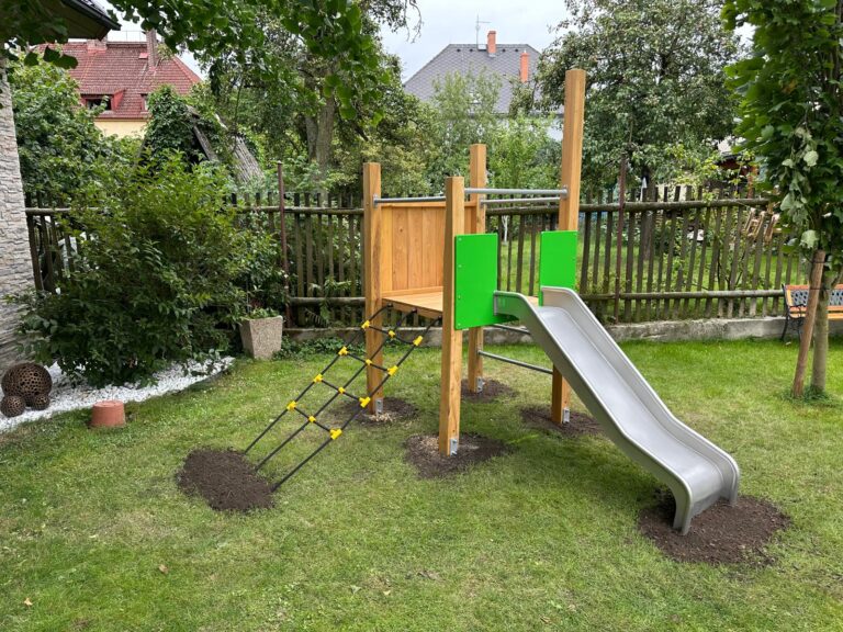 Akátová klouzačka, Mateřská škola Harmonie – Rokycany